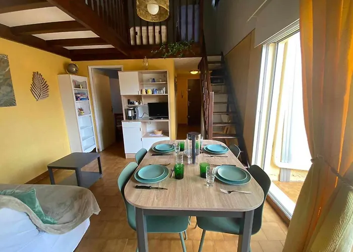 Confortable Pour 6 Avec Terrasse Et Accès Direct à - Fr-1-326-819 *