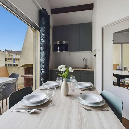 Confortable Pour 6 Avec Terrasse Et Acces Direct A - Fr-1-326-819 Apartment *